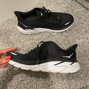 Hoka Clifton 8 Sneakers
